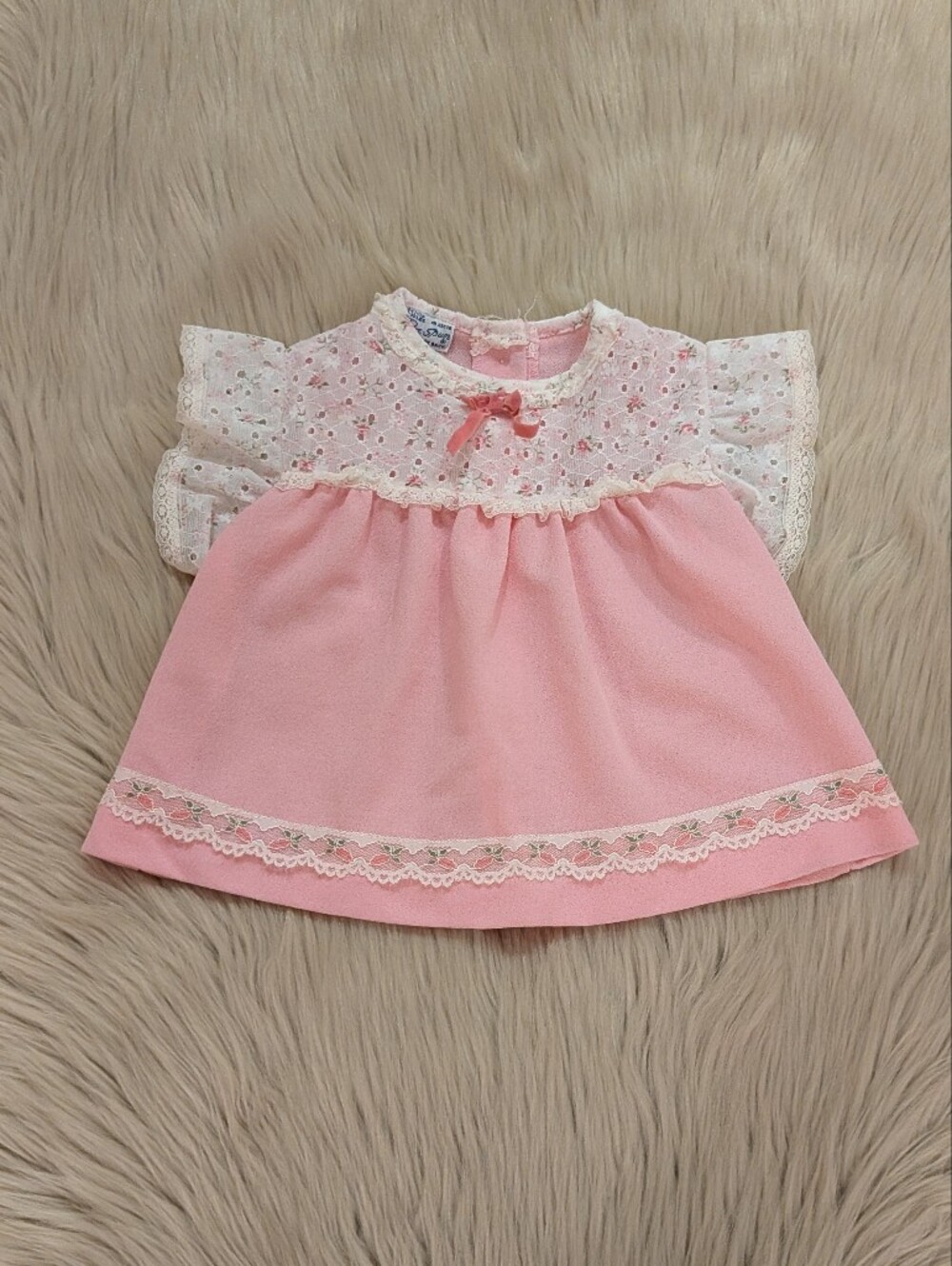 Vintage Doe-spun pale pink dress with flor lace Trim size 24 M